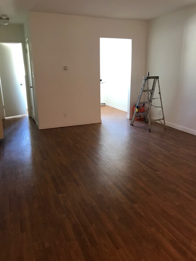 Foto principal - 1844 S Victoria Ave