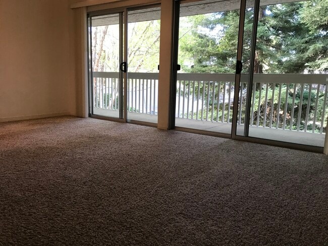 DINING ROOM - 675 Sharon Park Dr