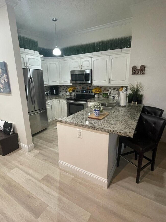 Foto del edificio - 301 N Pine Island Rd