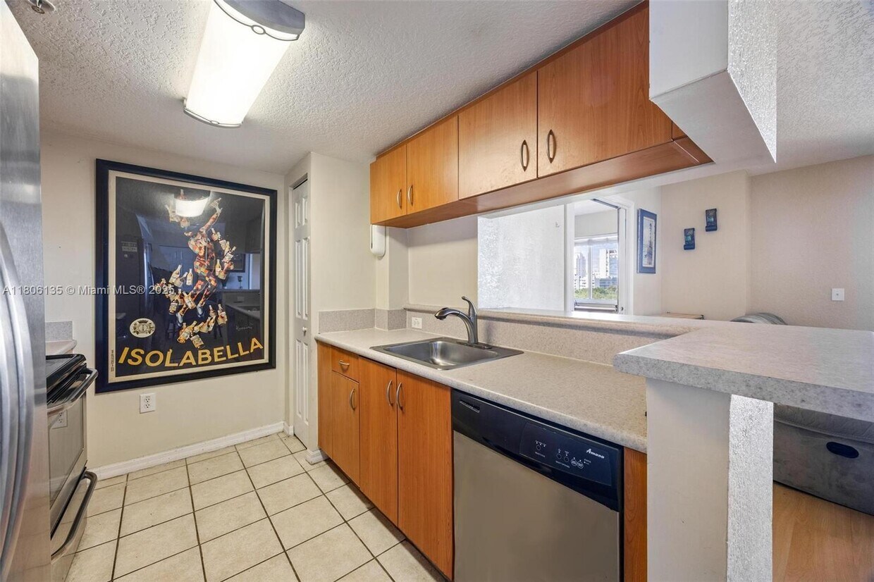 Foto principal - 816 NW 11th St