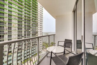 Building Photo - 1750 N Bayshore Dr