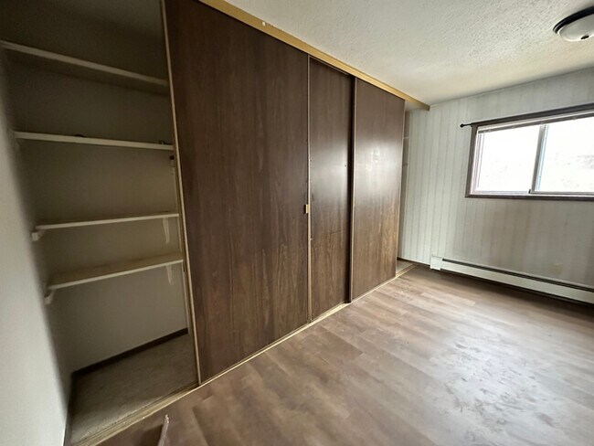 Foto del edificio - 711 Meadow Ln Ct