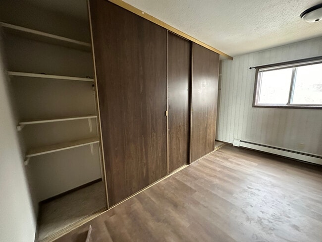 Building Photo - 711 Meadow Ln Ct