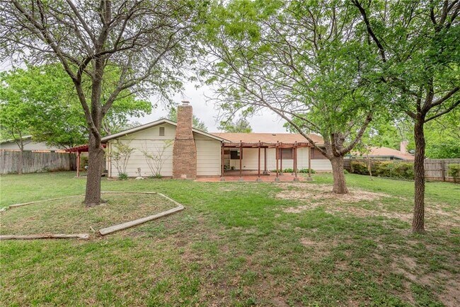 Foto del edificio - 9001 Lodge Ct