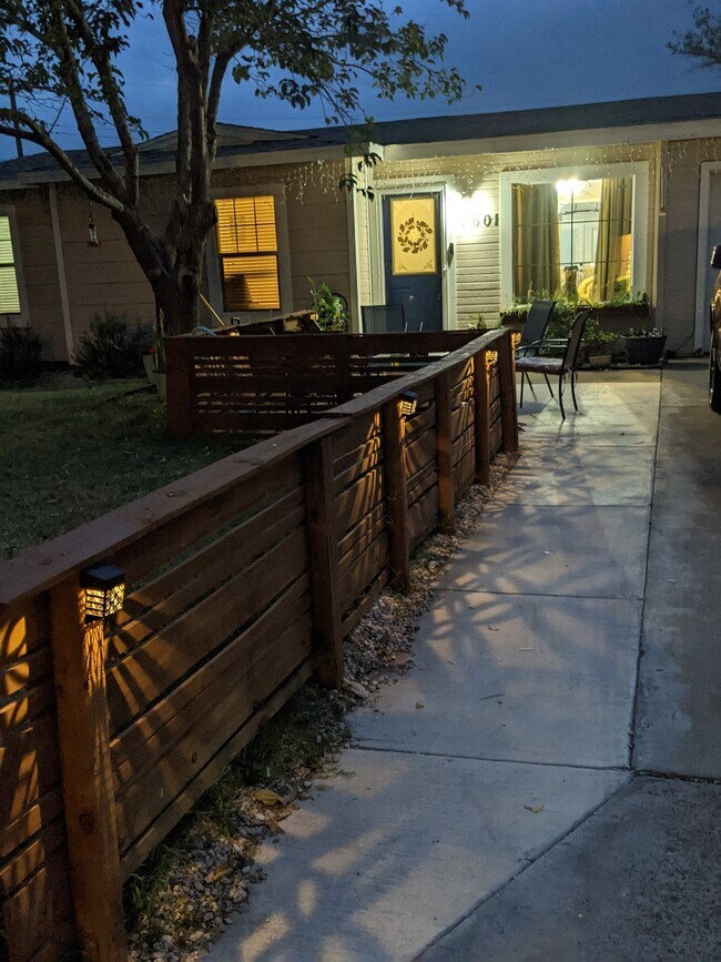 Building Photo - 3601 Fairmount Dr