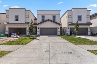 Building Photo - 2206 Corales St