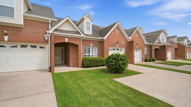 Foto del edificio - 2 bedroom East Brainerd Townhome