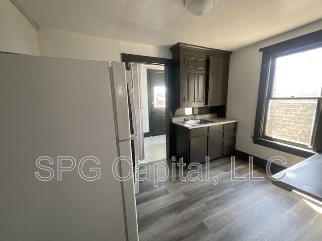 Foto del edificio - 1042 W Market St