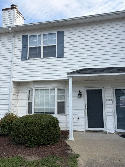 Building Photo - 3901 Sterling Pointe Dr