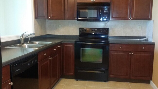 Foto del edificio - 10777 W Sample Rd