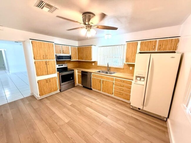Photo - 118 SE 10th Court, Deerfield Beach, FL 33441 House