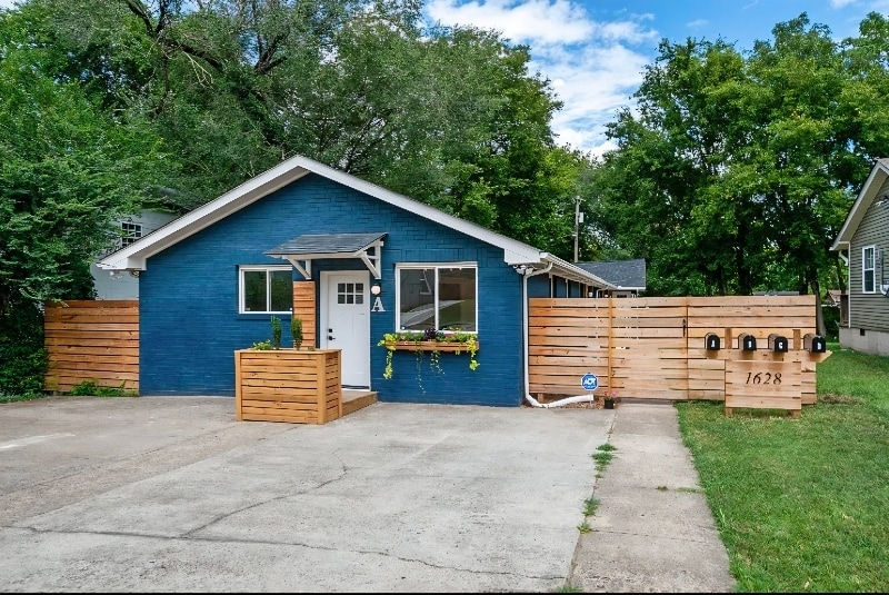 Photo - 1628 17th Ave N (Nashville, TN)