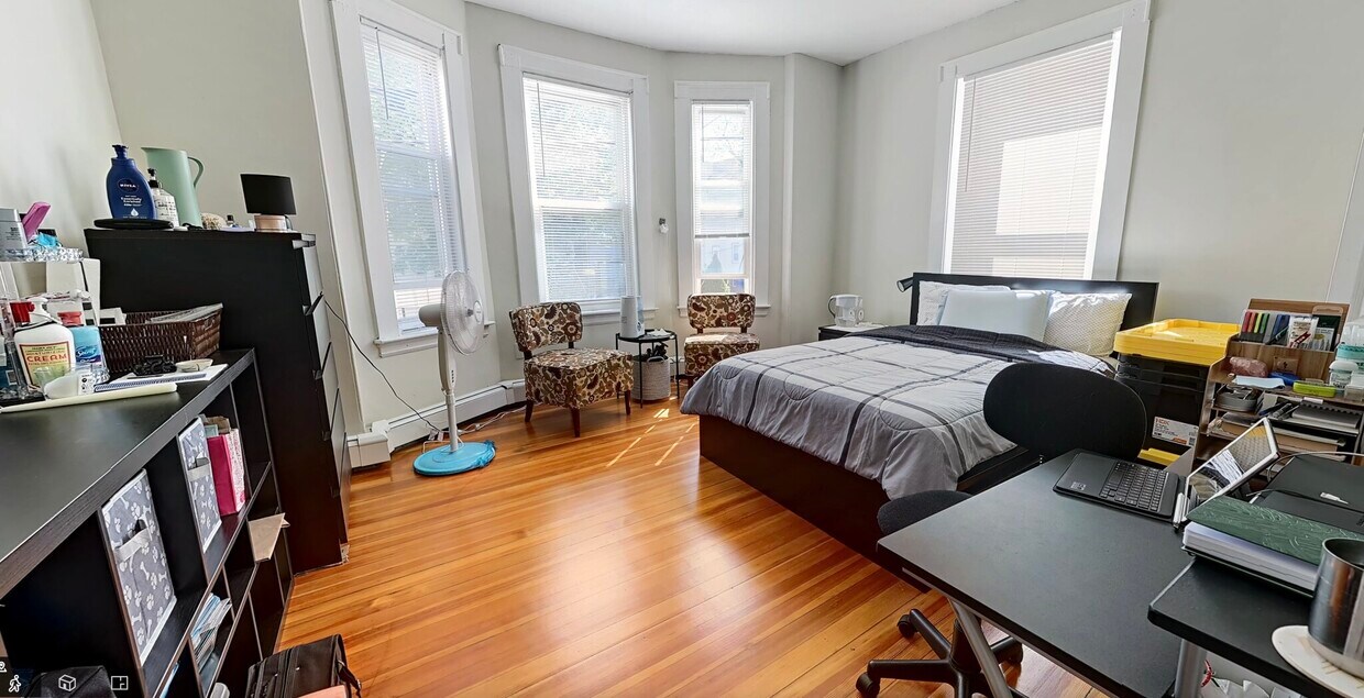 Foto principal - 108 Central St