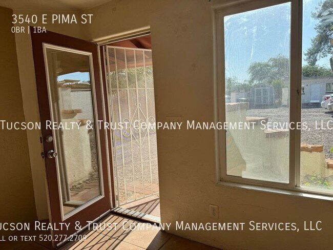 Foto del edificio - 3540 E Pima St