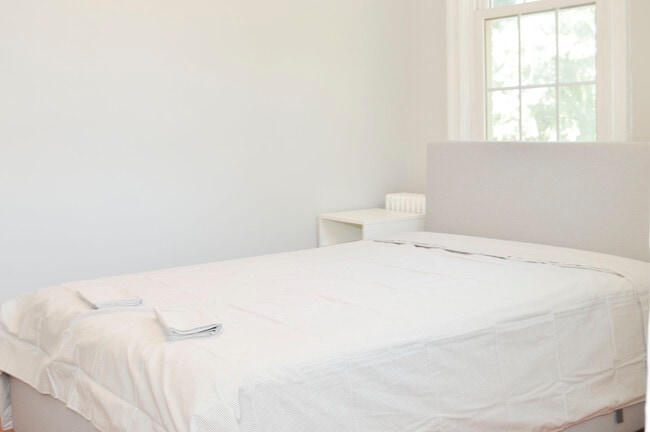 Building Photo - 201 Kentucky Ave SE