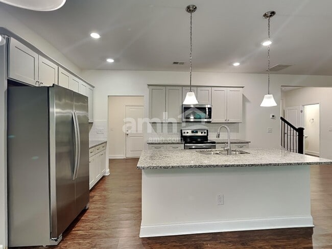 Building Photo - 190 Makenna Dr