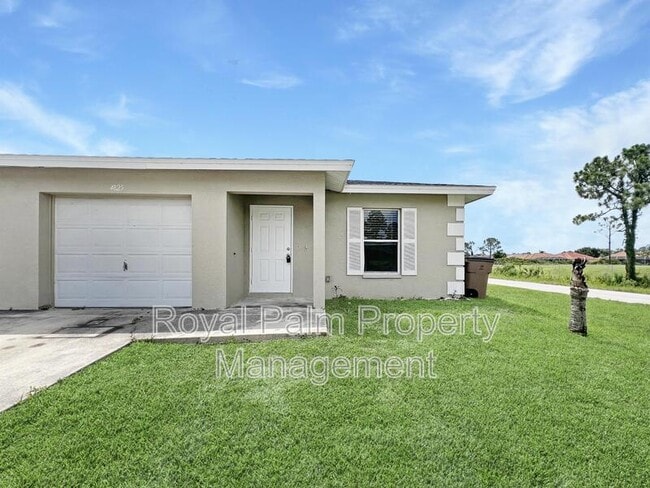Building Photo - 4825 Golfview Blvd