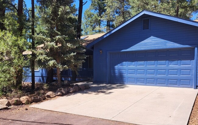 Building Photo - Bright Spacious Kachina Village Home!