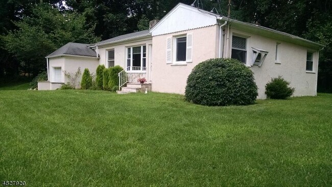 Foto del edificio - 80 Sterling Hill Rd