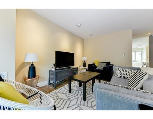 Foto principal - 4 Fresh Pond Pl