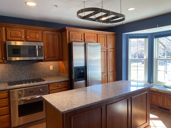Building Photo - Gorgeous 3BR EOG Townhome in Elkridge!