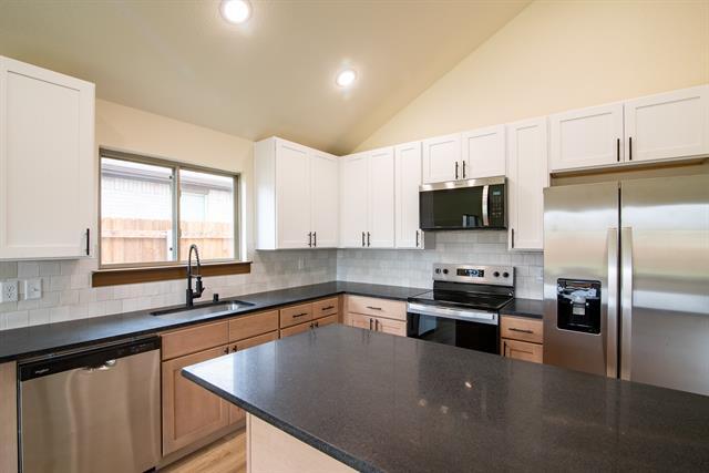 Building Photo - 13545 Bonanza Cir