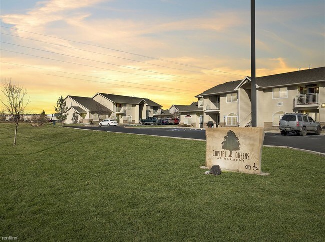 Building Photo - 940 W College Dr