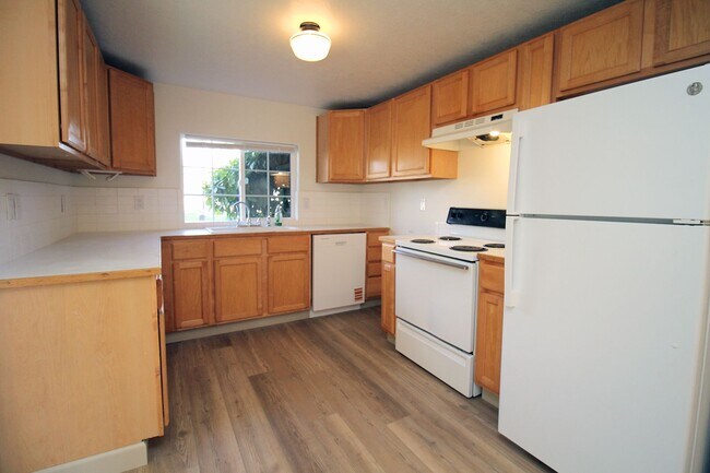 Building Photo - 11318 NE Siskiyou St