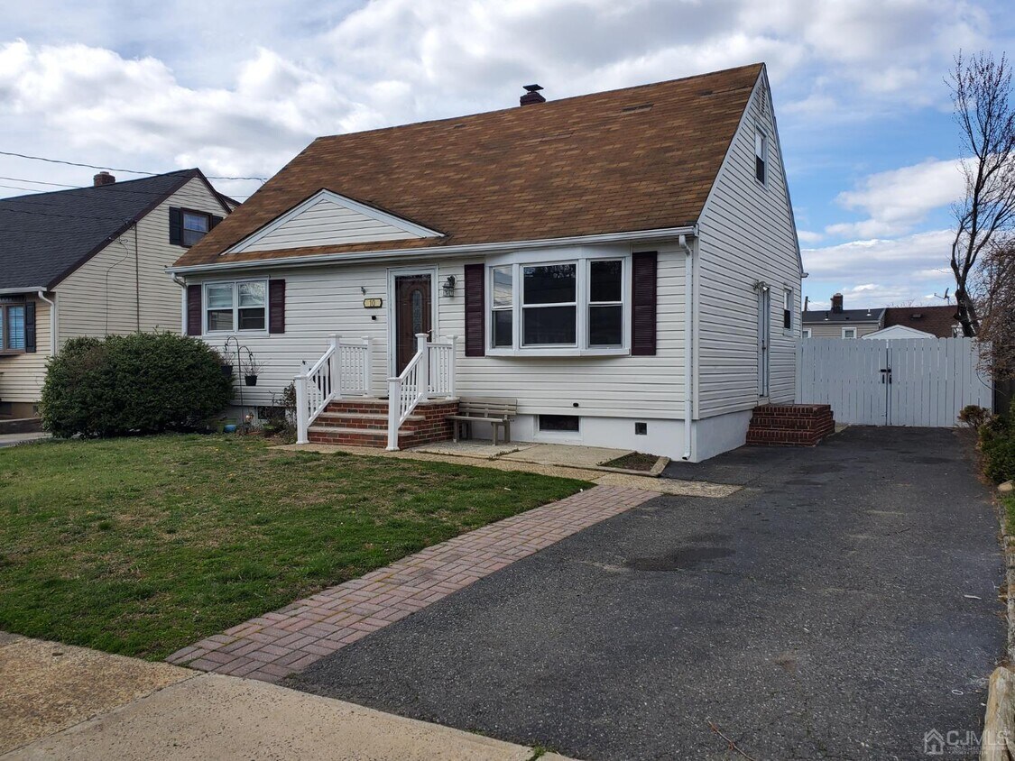 Primary Photo - 10 Barkalow St