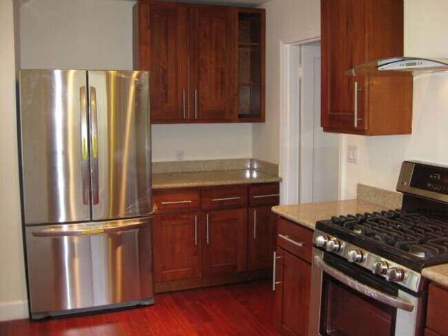 Building Photo - 41 W 39th Ave