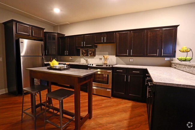 Kitchen - Somerset Place Apartments