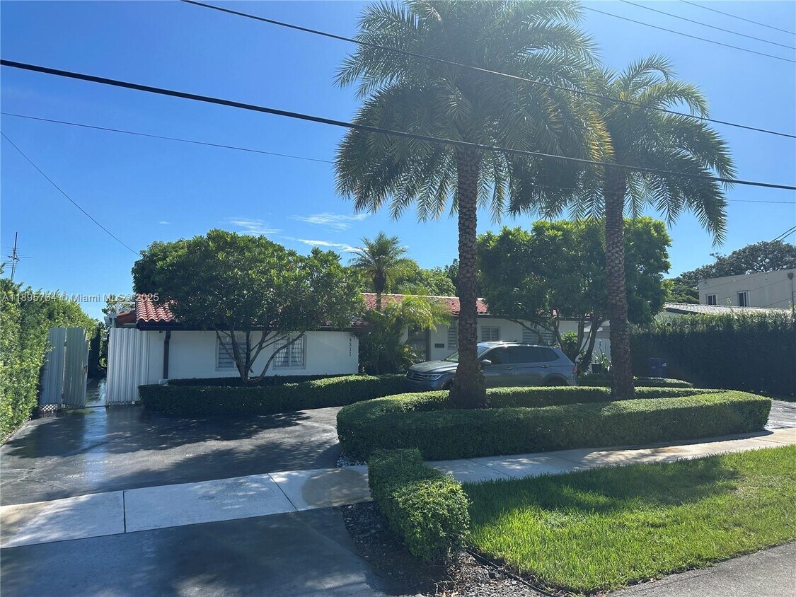 Foto principal - 4311 SW 104th Ct