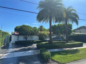 Building Photo - 4311 SW 104th Ct