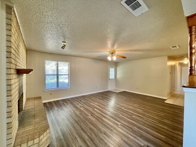 Foto del edificio - Viewable Now!  Pets Accepted!