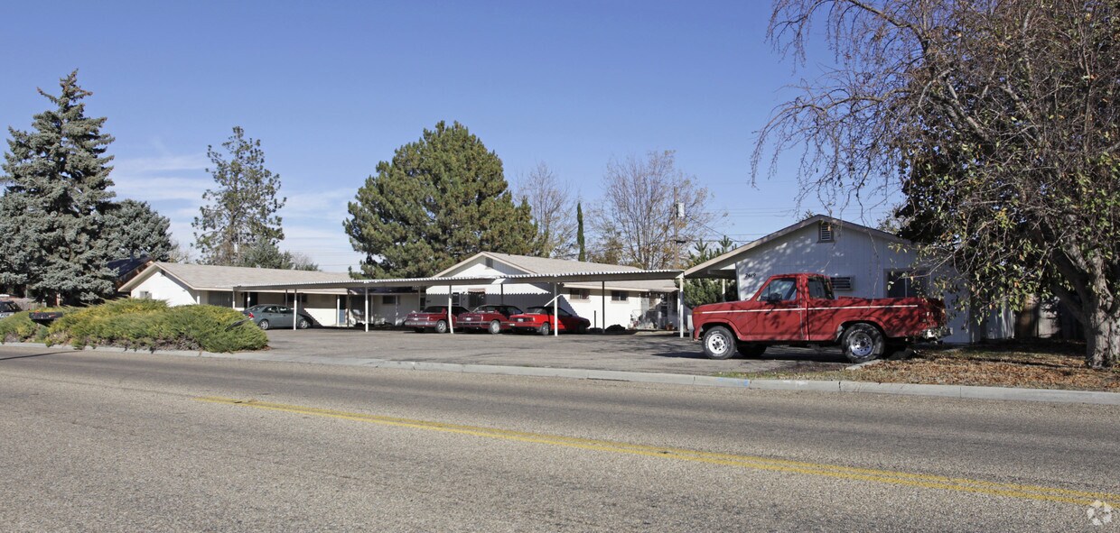 Primary Photo - 2403-2409 S Kimball Ave