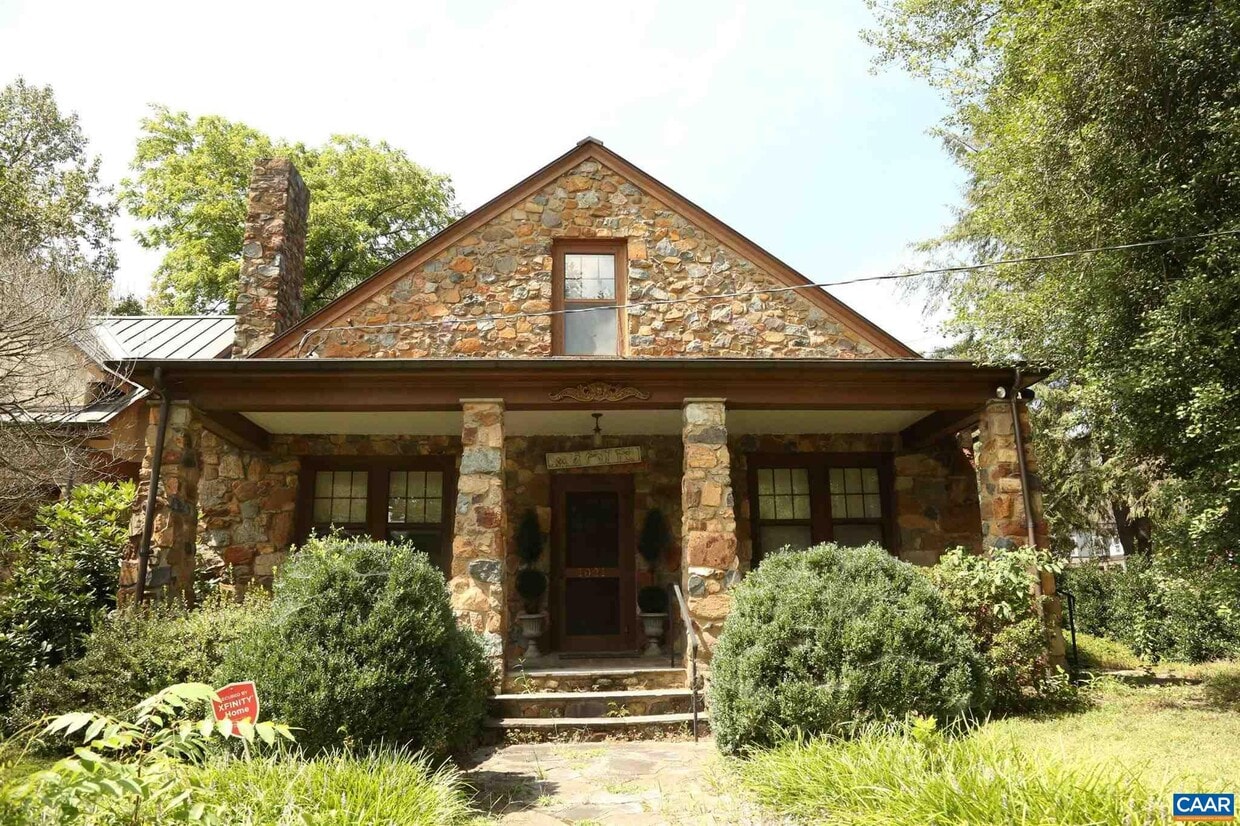 Primary Photo - 1021 Park St