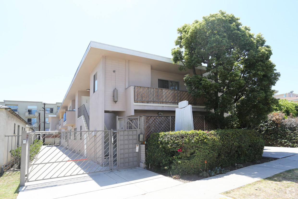 Foto del edificio - 3322 Bagley Ave