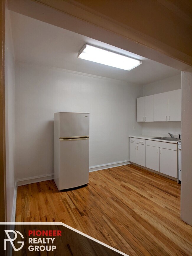 Foto del edificio - 540 W Wellington Ave