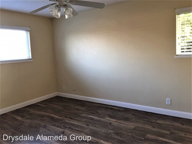 Building Photo - 3 br, 2 bath House - 343 Oleander