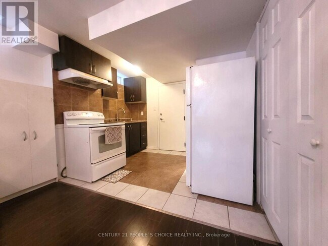 Photo du bâtiment - 40 Palm Tree Rd