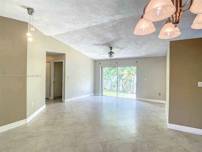 Foto del edificio - 13945 Langley Pl