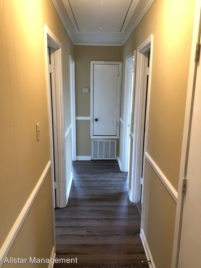 Building Photo - 3 br, 1 bath House - 207 Claude St.