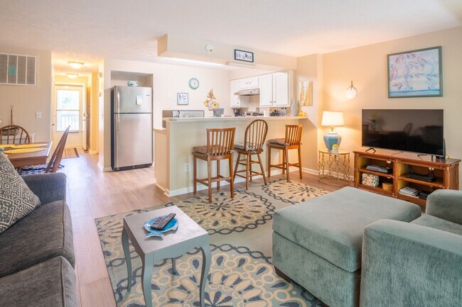 Foto del edificio - FURNISHED OFF-SEASON MONTHLY RENTAL - AVAILABLE MID-SEPTEMBER '25 (CALL FOR AVAILABLE MONTHS)