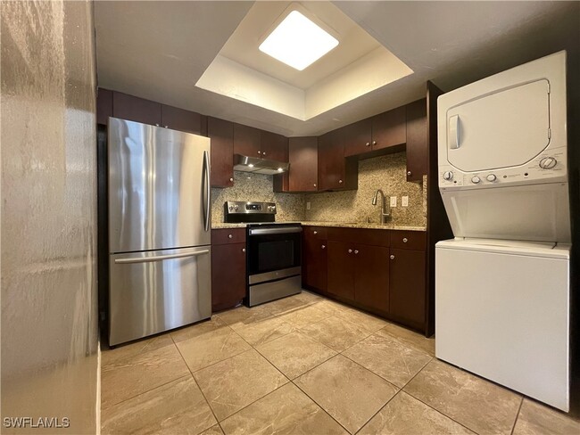 Building Photo - 10111 Sandy Hollow Ln