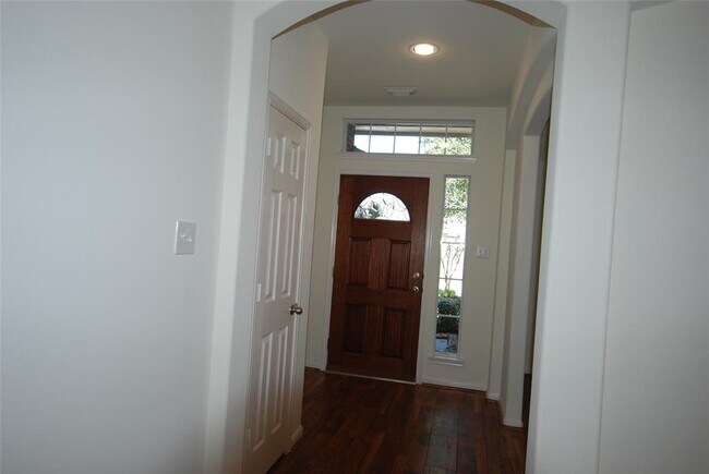 Building Photo - 6846 Springfield Garden Ln
