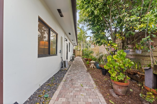 Photo - 3371 SW 22nd St Apartment