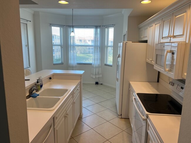 Building Photo - 8570 Kingbird Loop