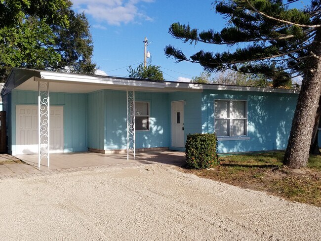 Foto del edificio - 330 7th Rd SW