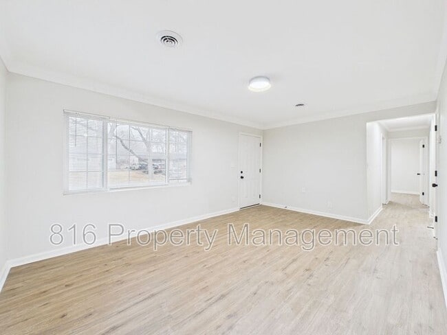 Foto del edificio - 11211 Corrington Ave