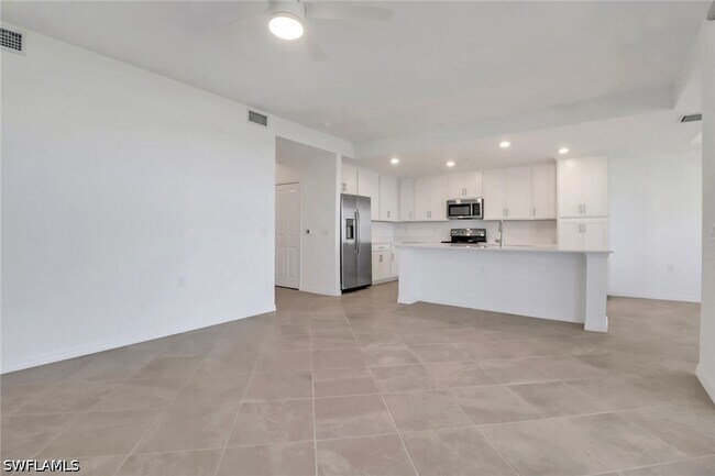 Foto del edificio - 5749 Double Eagle Cir